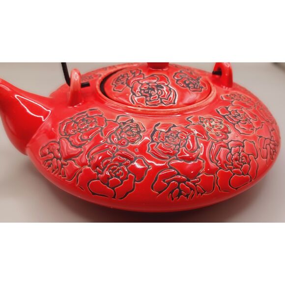 Wing Hop Fung Teas Gift Set Red and Black Roses Ceramic Tea Service for 4 - Picture 9 of 14